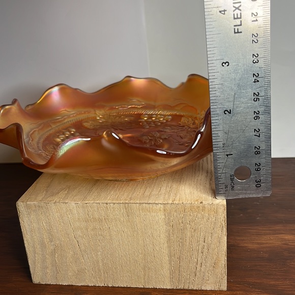 ✨ Vintage Fenton Marigold Carnival Glass Bowl – Grape & Cable Ruffled ✨ - Picture 16 of 16